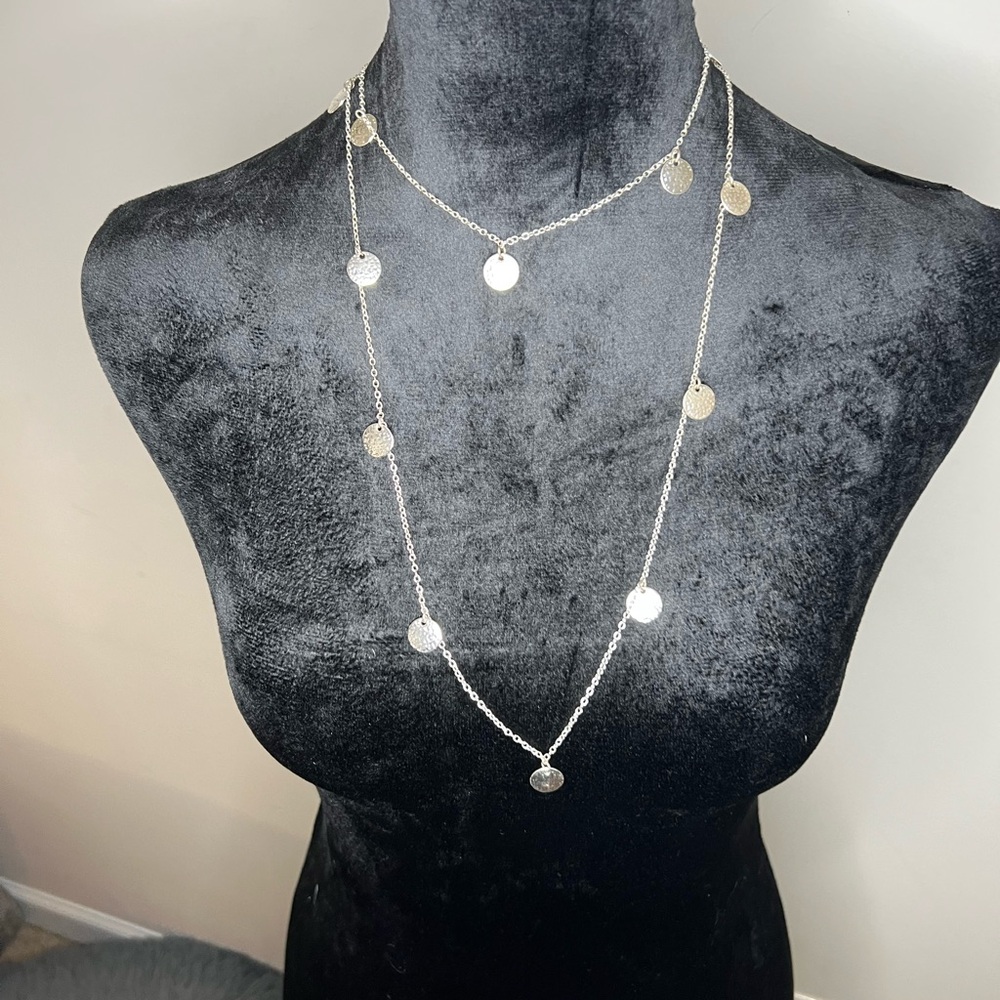 Elegant Silver Disc Necklace